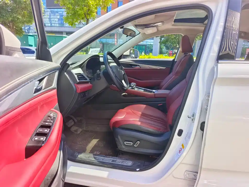 Changan CS85 Coupe 1.5 T DCT Distinguished