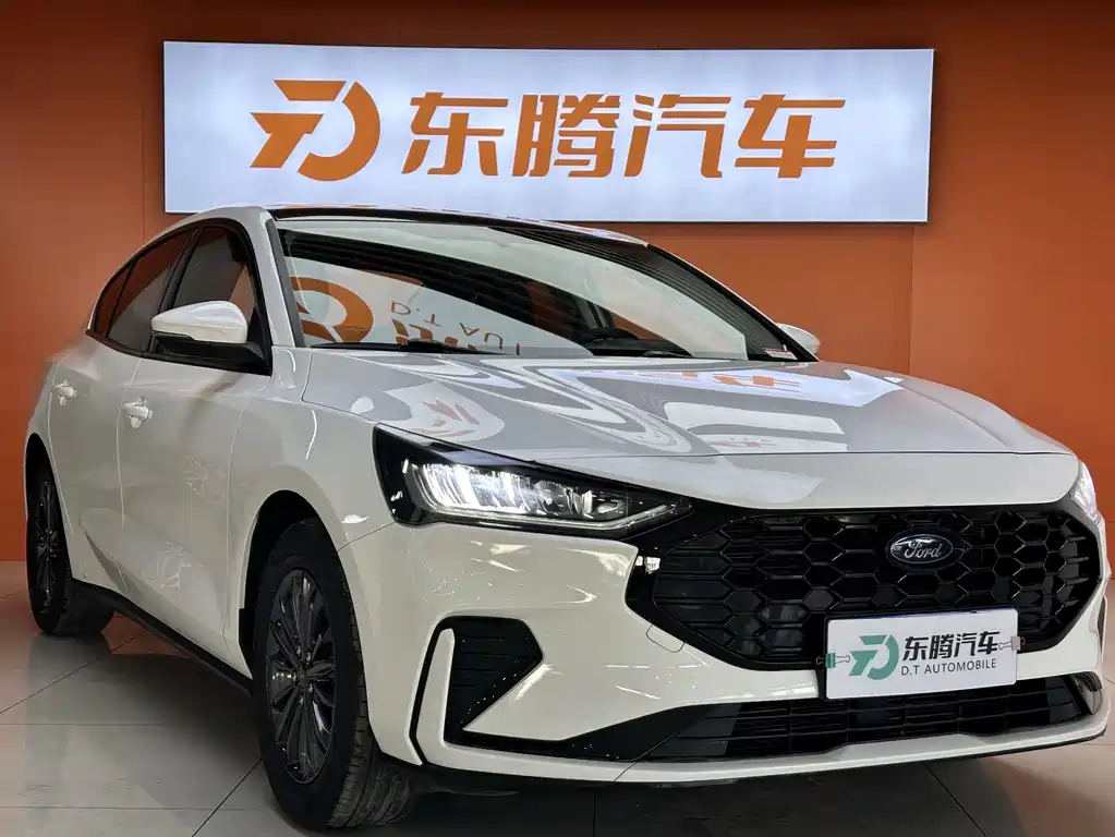 Focus Sedan EcoBoost 180 Auto Racing