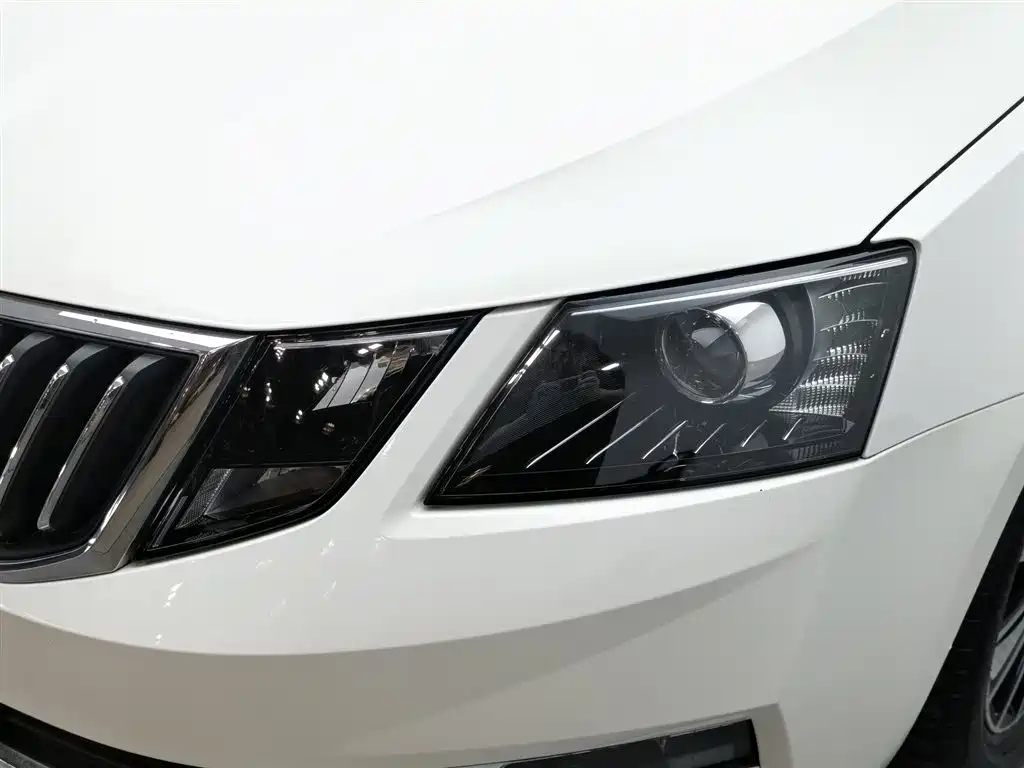 Octavia 1.5 L Auto Smart Travel Luxury CN-VI