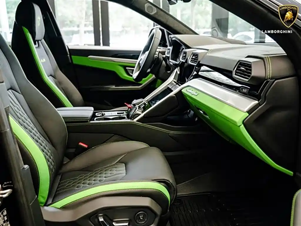 Urus 4.0 T V8