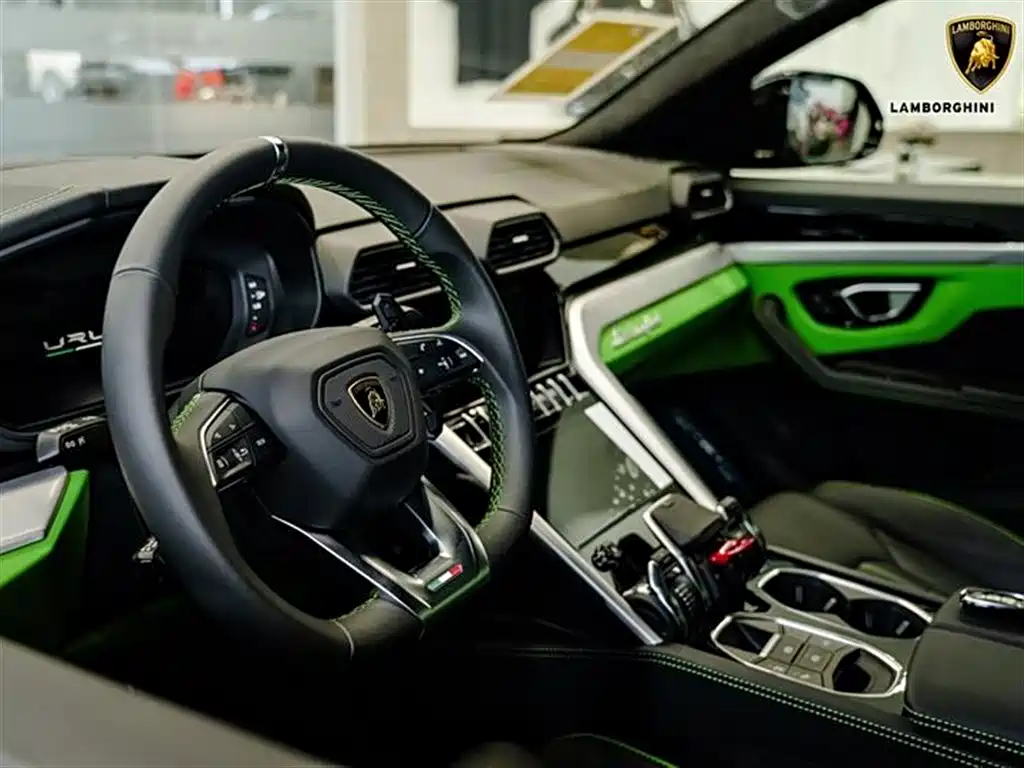 Urus 4.0 T V8