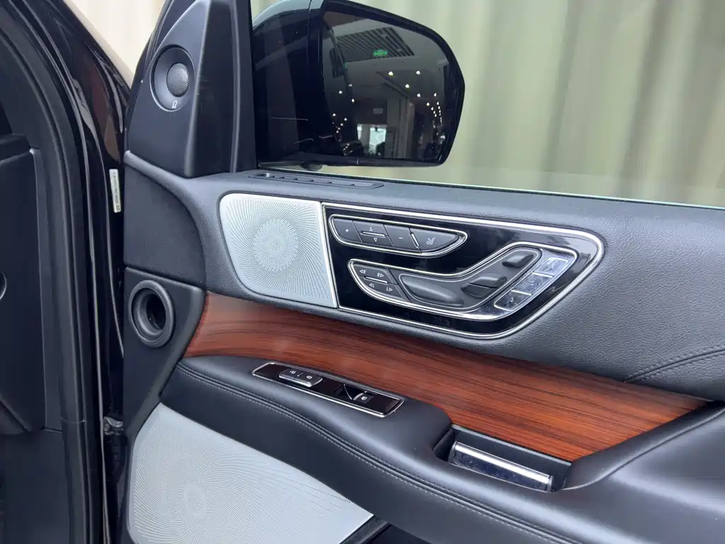 Navigator 3.5 T Honor Shine