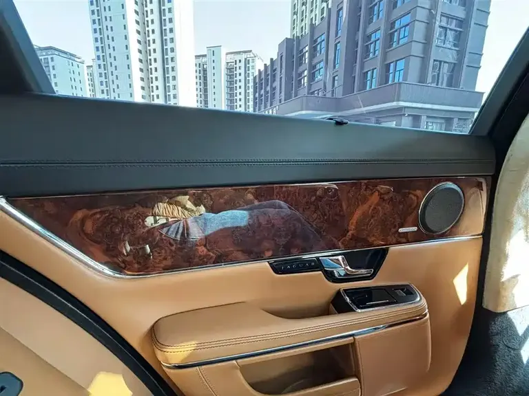 Jaguar XJ XJL 5.0 Panoramic Opulent
