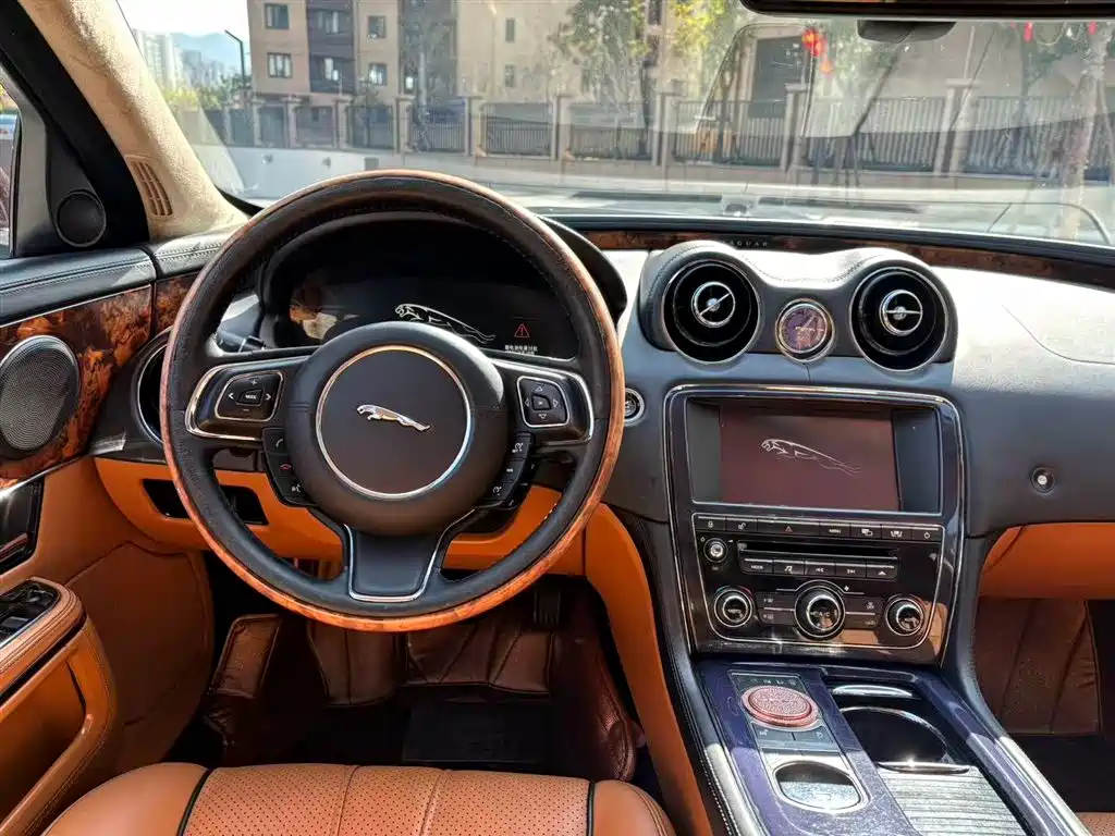 Jaguar XJ XJL 5.0 Panoramic Opulent