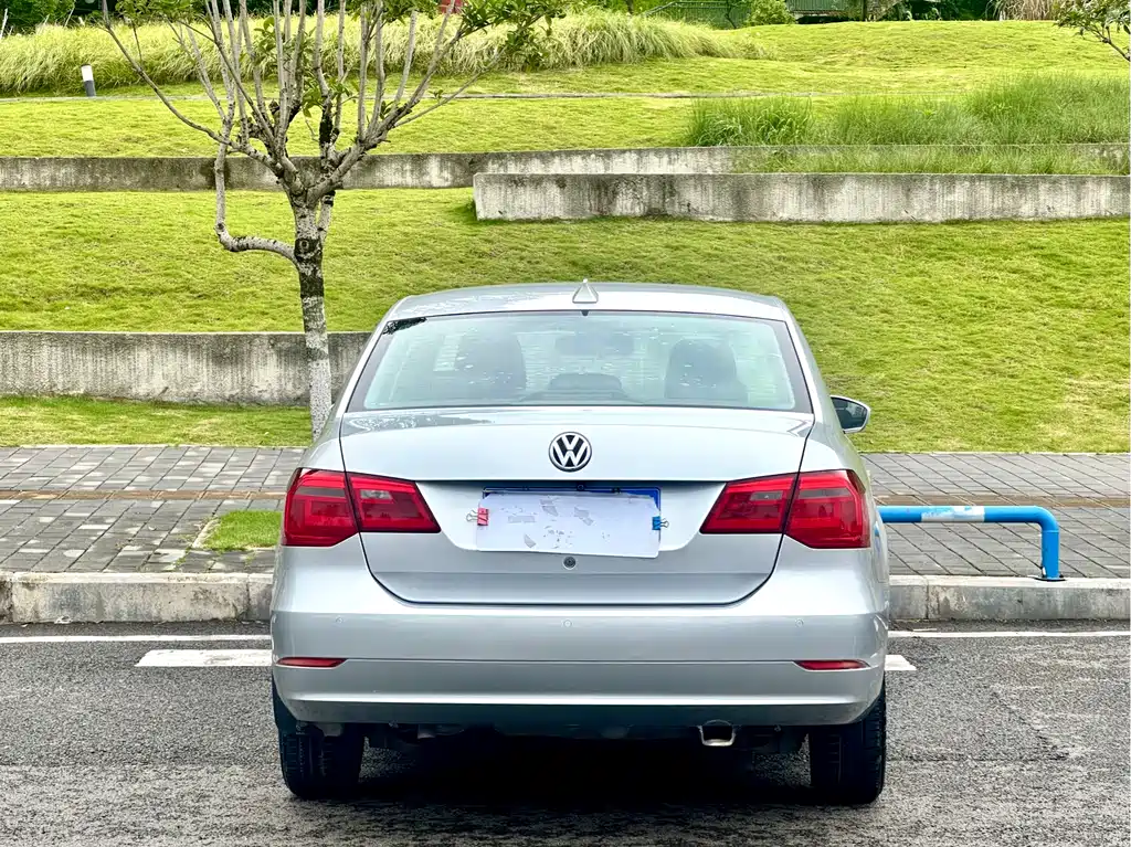 Jetta 1.6 L Auto Luxury
