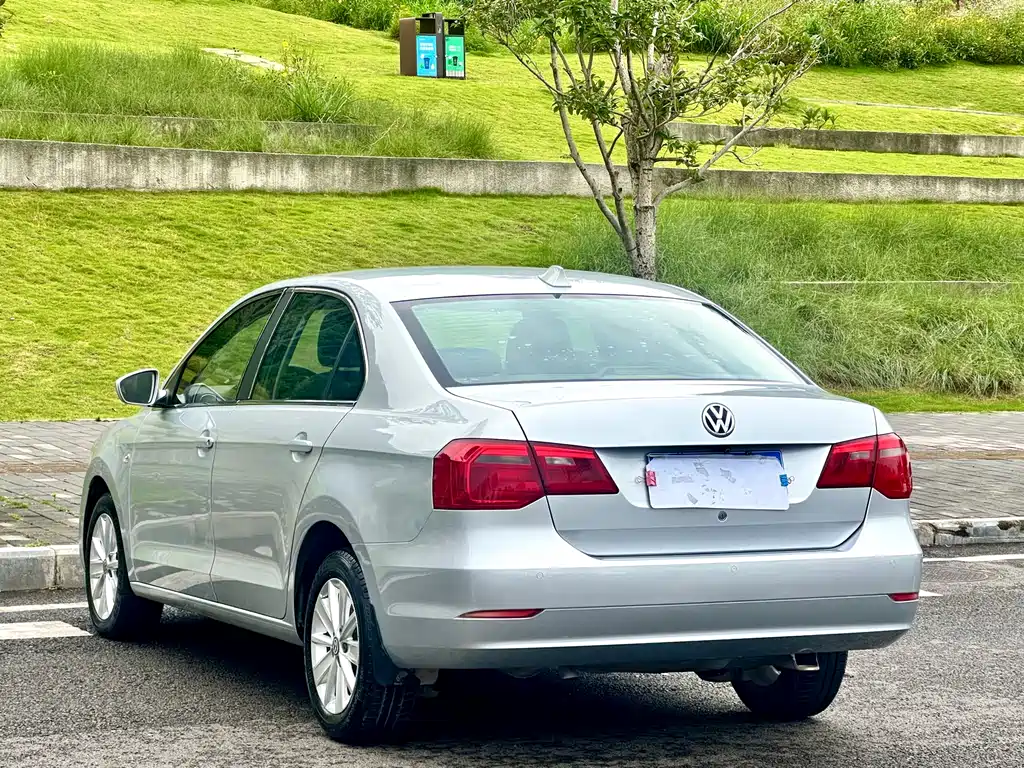 Jetta 1.6 L Auto Luxury