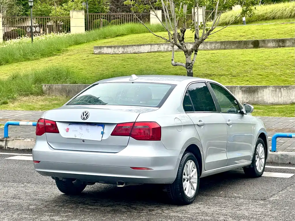 Jetta 1.6 L Auto Luxury
