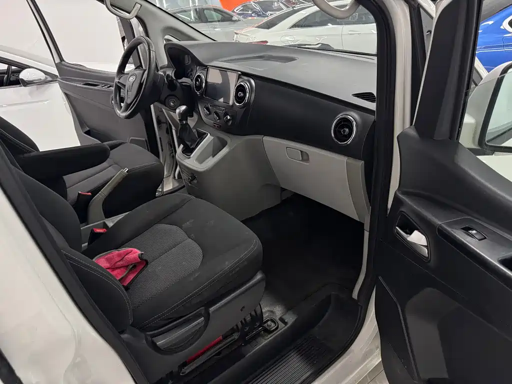 Refine M3 瑞风M3 2018款 创客版 1.6 L 豪华型