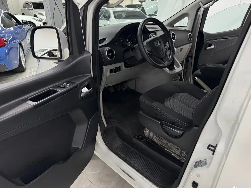 Refine M3 瑞风M3 2018款 创客版 1.6 L 豪华型
