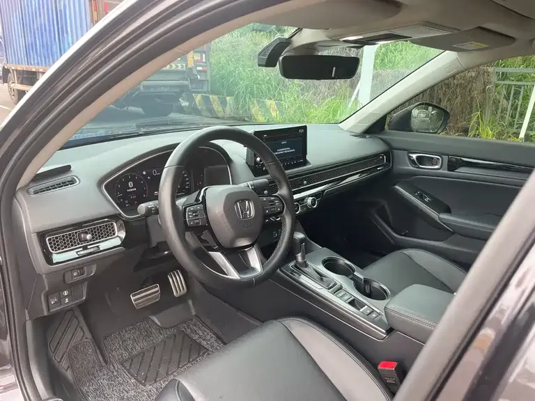 Honda Integra 240 TURBO CVT Phantom Night · Luxury