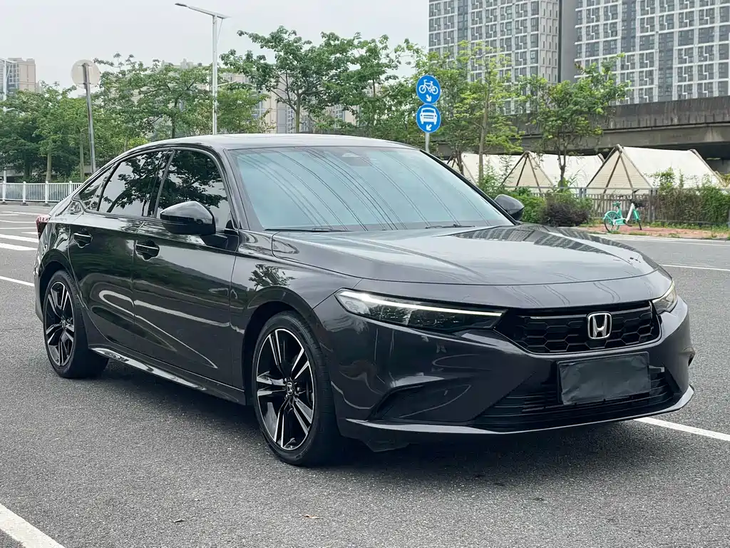 Integra 240 TURBO CVT Phantom Night · Luxury