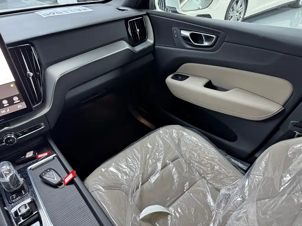 Volvo XC60 B5 4 WD Smart Ease Luxury