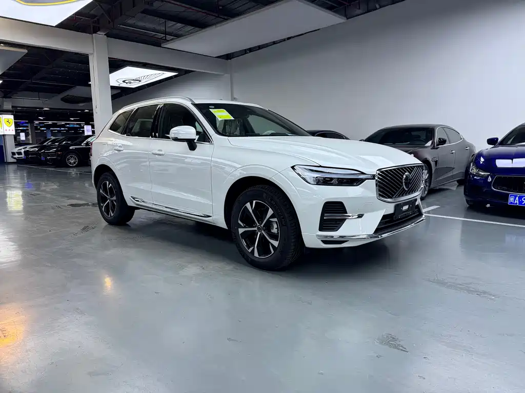 Volvo XC60 B5 4 WD Smart Ease Luxury