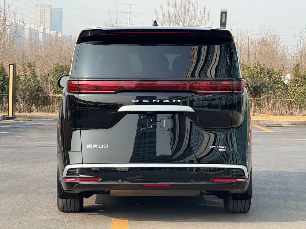 Denza D9 DM-i Smart Drive 1020 4 WD Flagship
