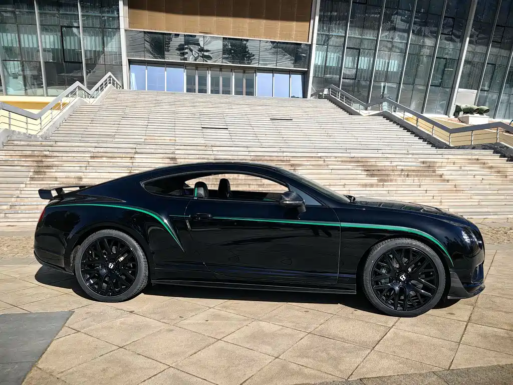 Continental GT 欧陆 2015款 4.0 T GT3-R
