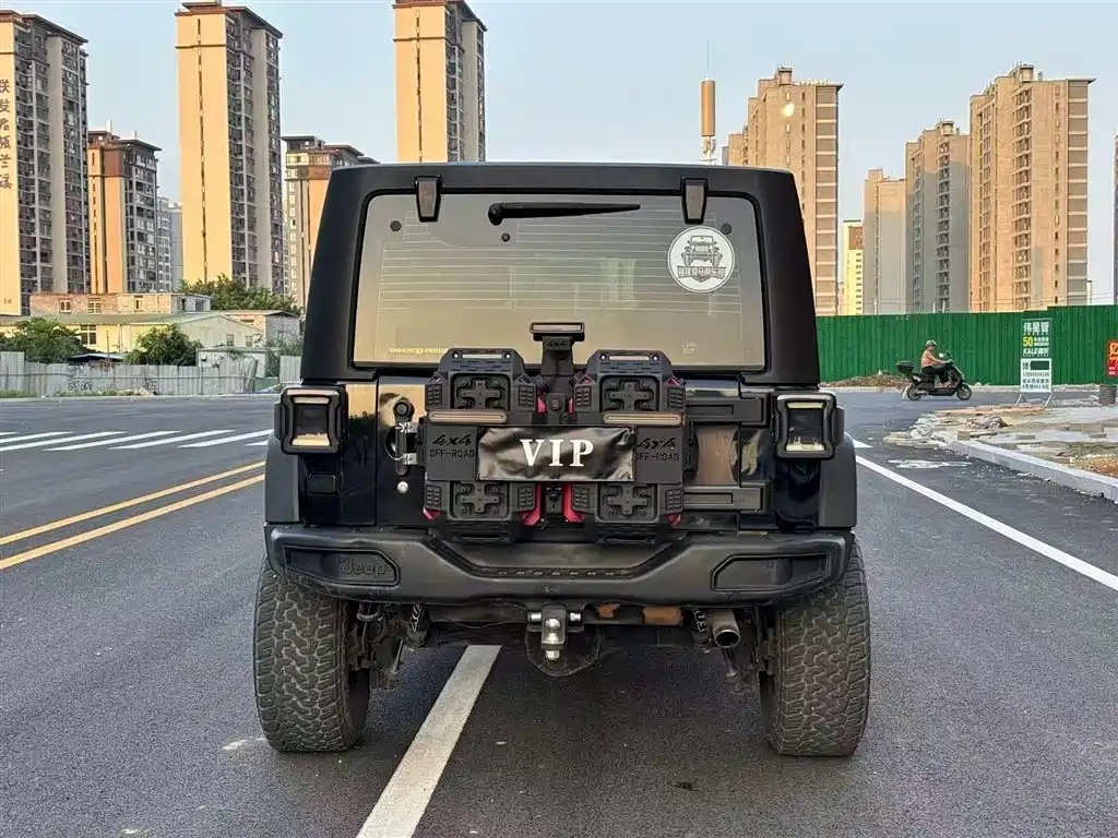 Wrangler 3.6 L Sahara 4-door