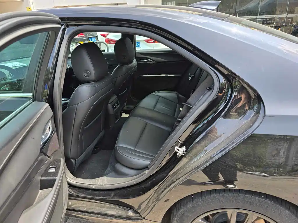 Cadillac CT4 28 T Luxury