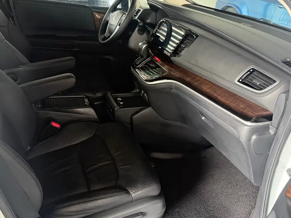 Odyssey Facelift 2.4 L Smart Enjoyment