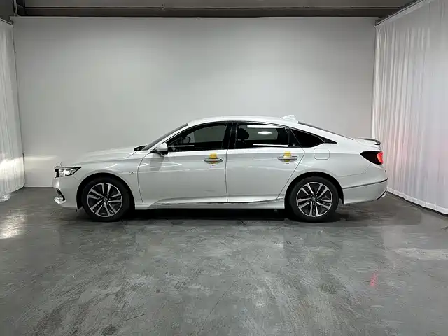 Accord Sharp· Hybrid 2.0 L Sharp Cool