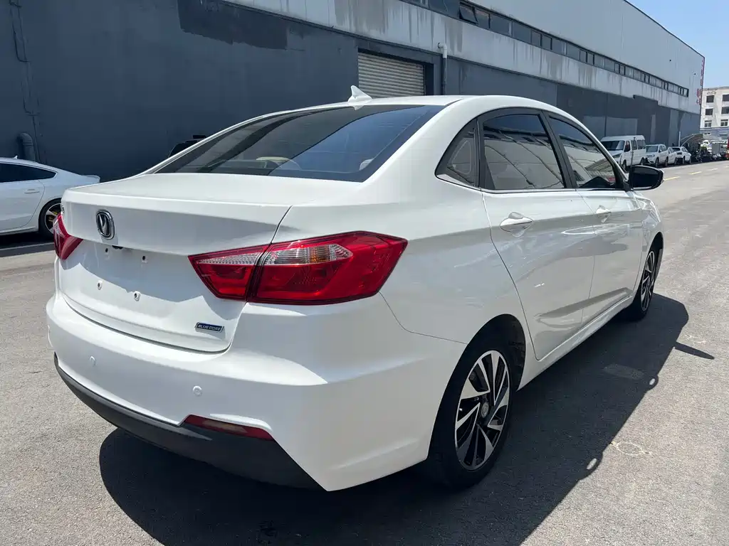 Yuexiang V7 悦翔V7 2015款 1.6 L 自动乐趣型 国IV