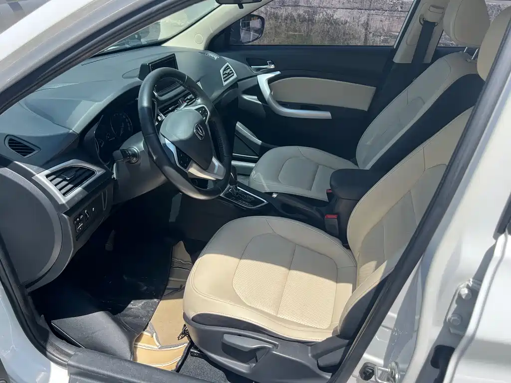 Yuexiang V7 悦翔V7 2015款 1.6 L 自动乐趣型 国IV