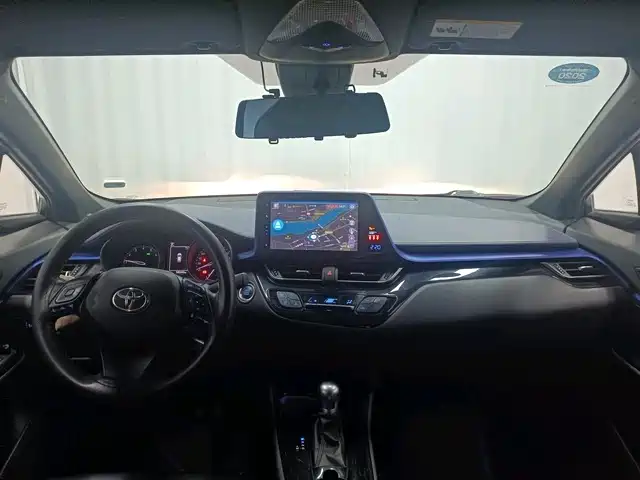 Toyota C-HR 2.0 L Leading CN-VI