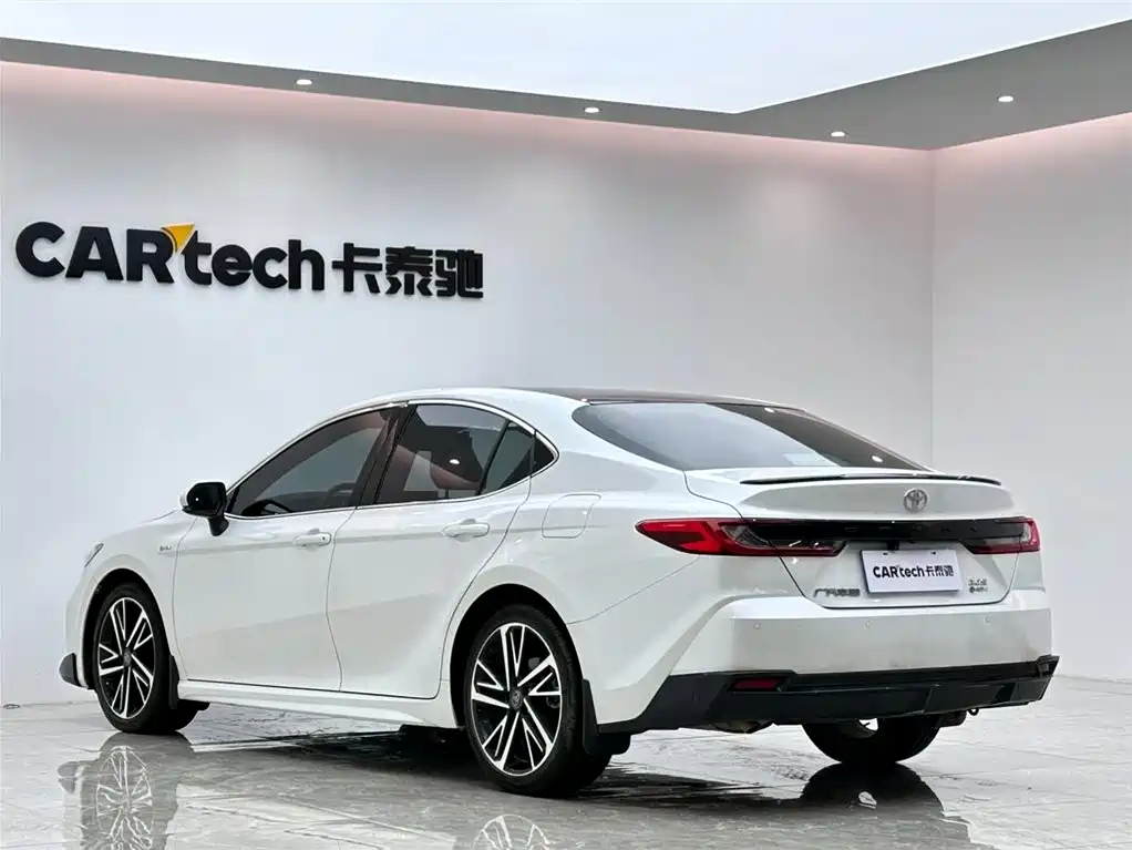 Camry Dual Engine 2.0 HS Sport