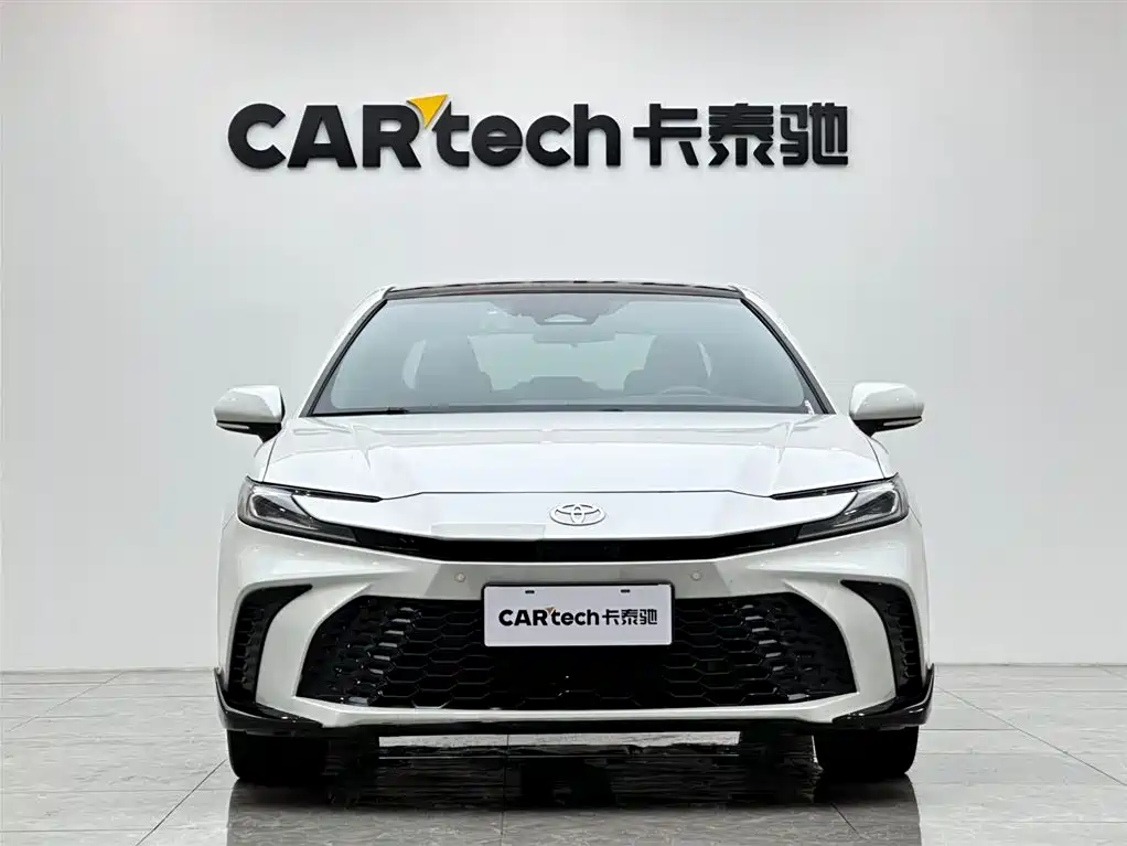 Camry Dual Engine 2.0 HS Sport