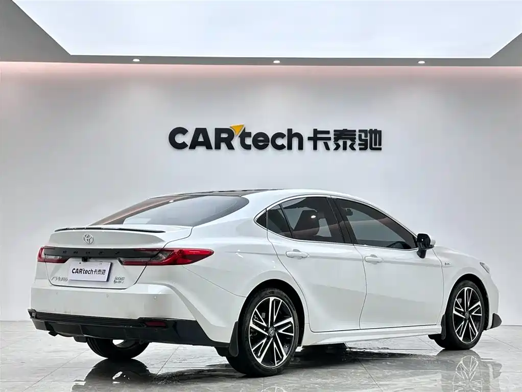 Camry Dual Engine 2.0 HS Sport