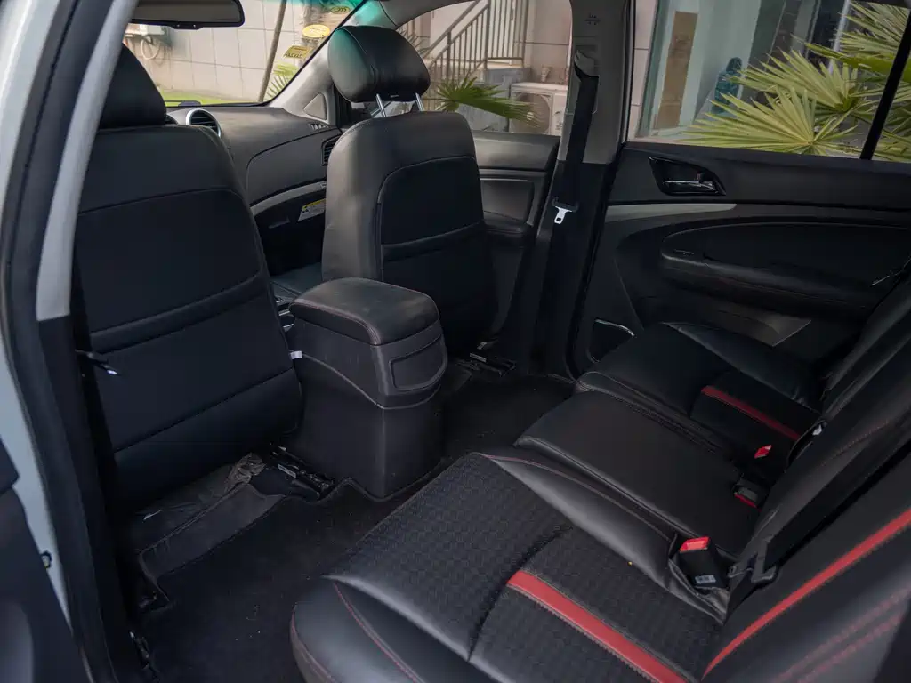 BYD S7 2.0 T Auto Distinguished