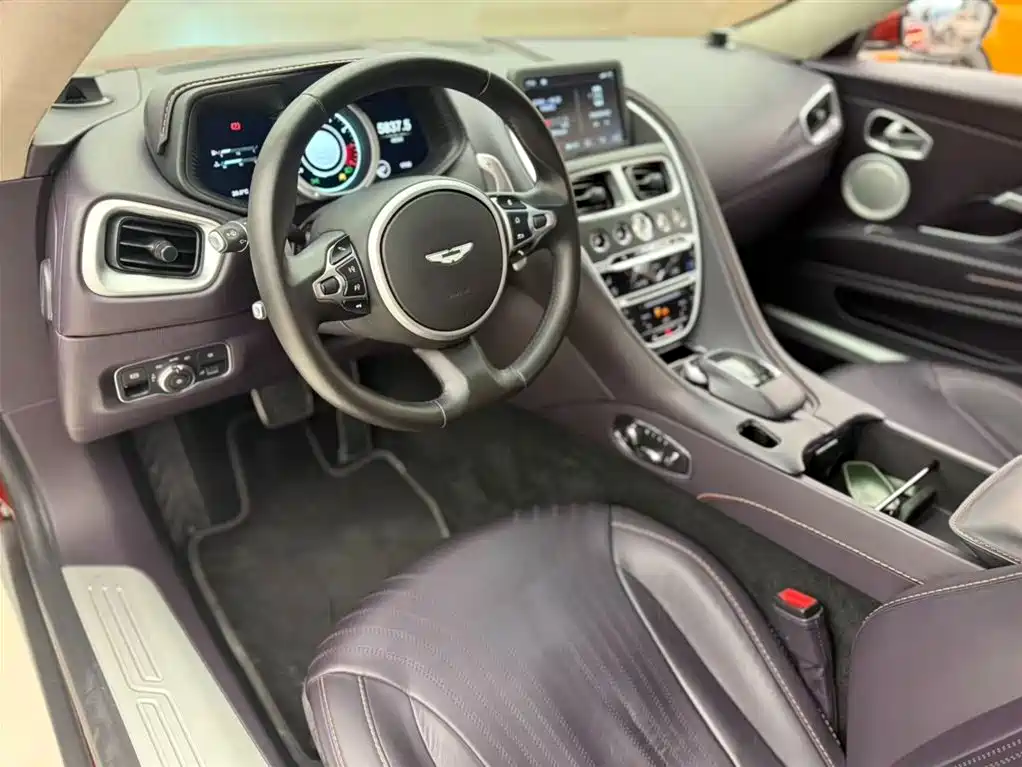 Aston Martin DB11 4.0 T V8 Coupe