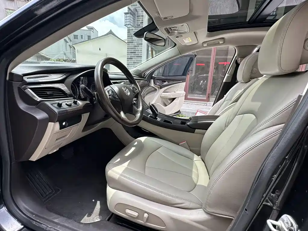LaCrosse Facelift 20 T Leading