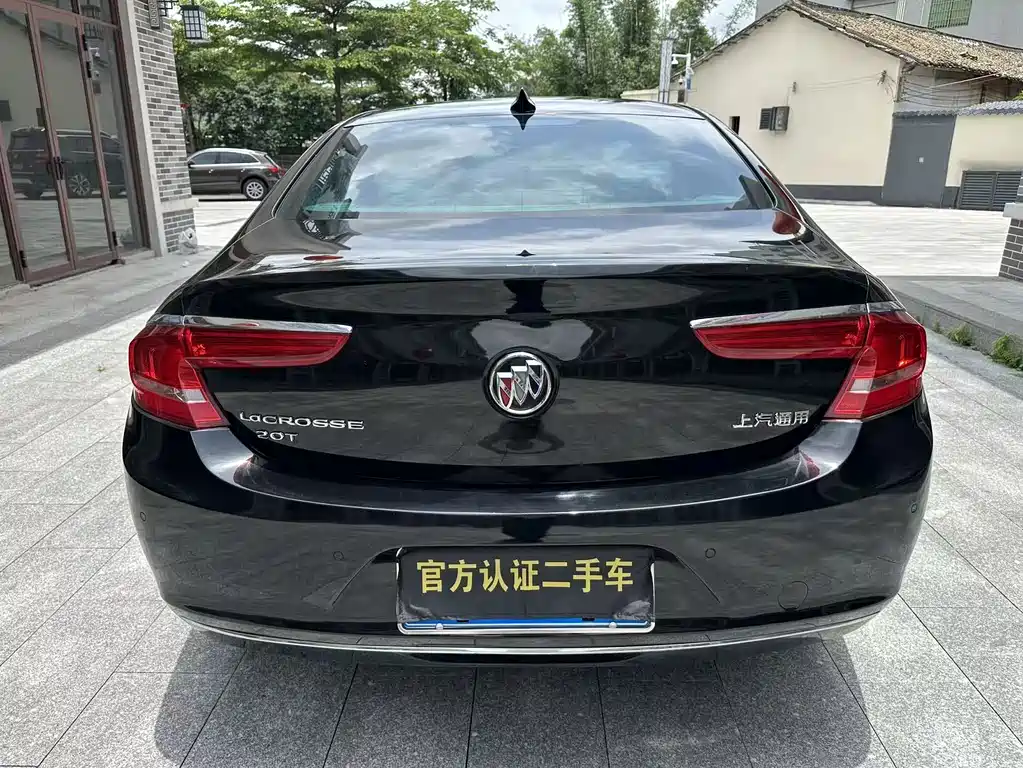 LaCrosse Facelift 20 T Leading
