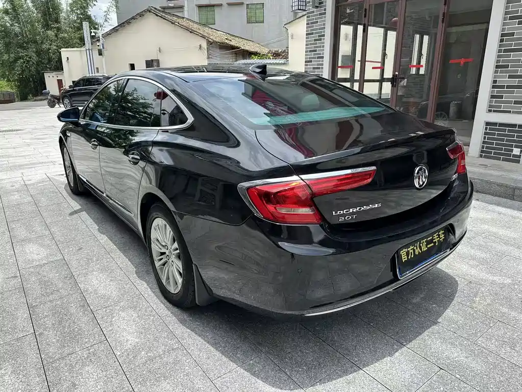 LaCrosse Facelift 20 T Leading