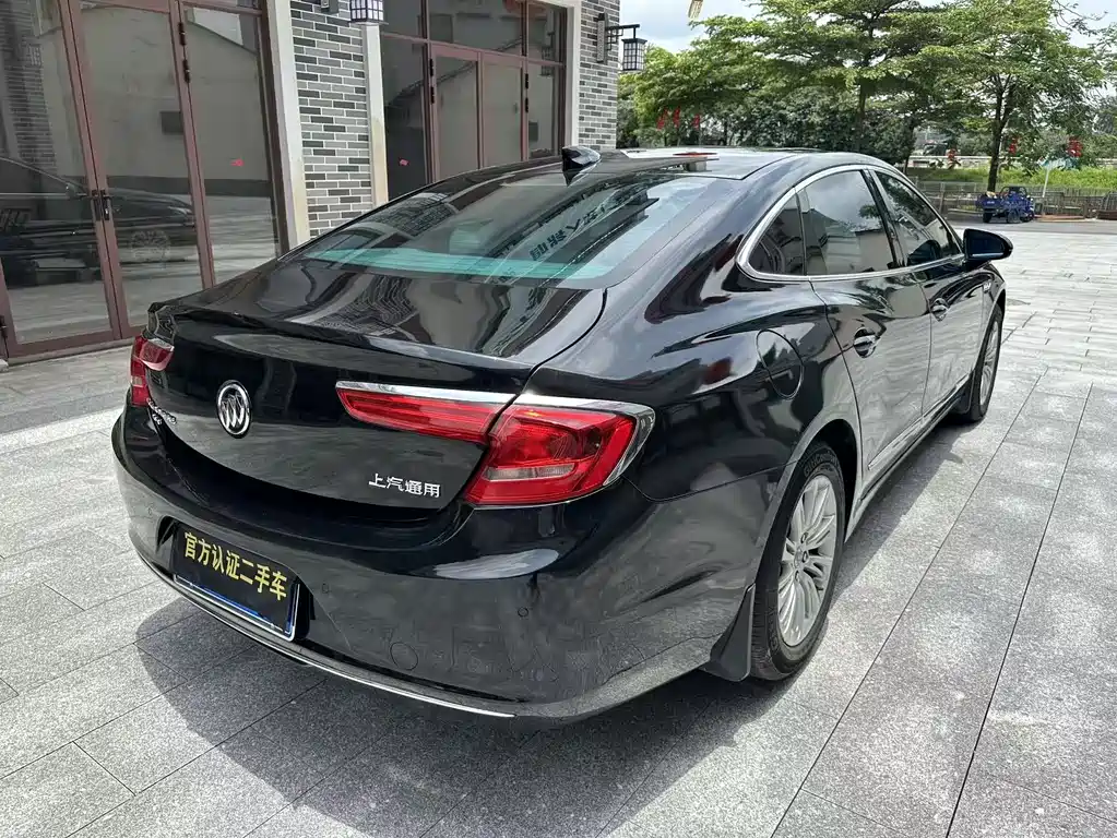 LaCrosse Facelift 20 T Leading