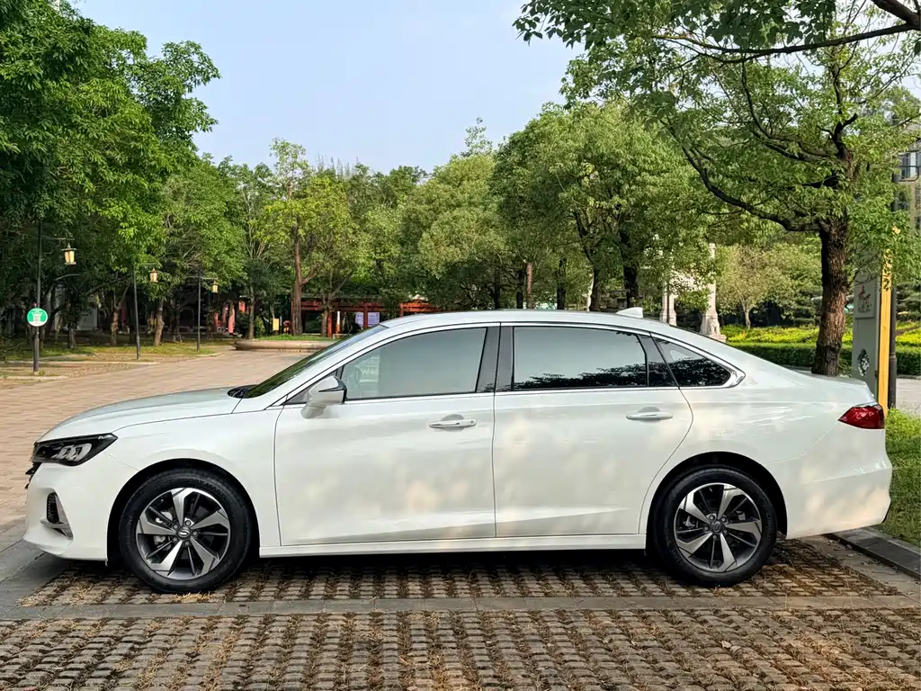 Trumpchi GA6 270 T Auto Luxury