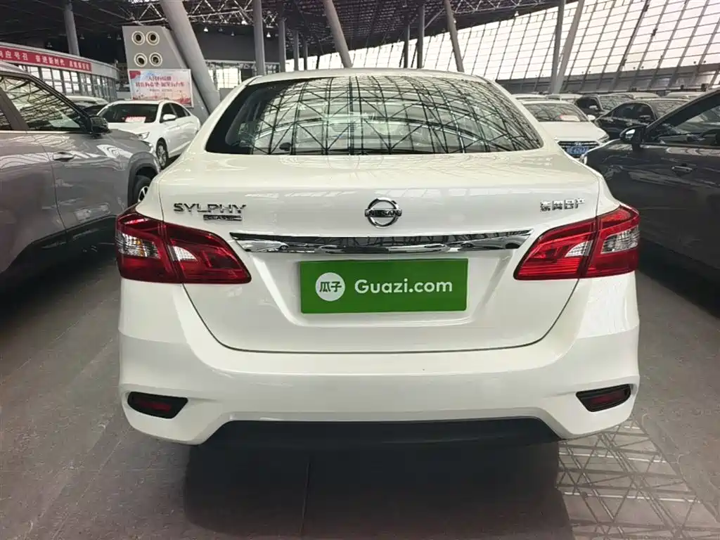 Sylphy Facelift III Classic 1.6 XE CVT Comfort