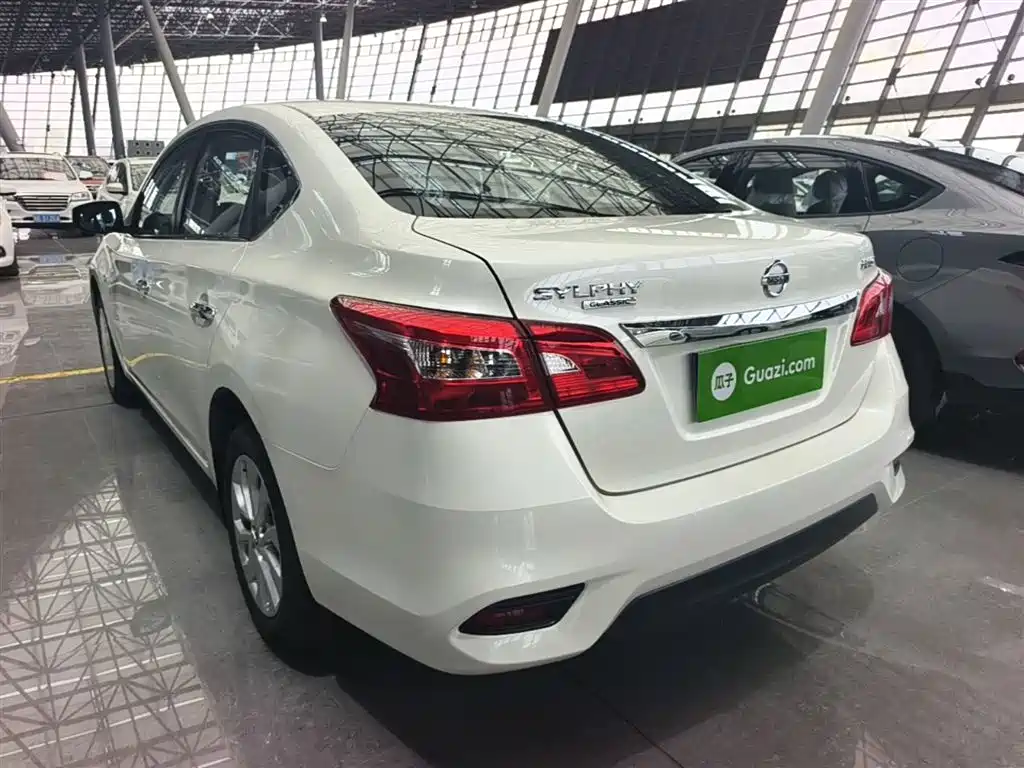Sylphy Facelift III Classic 1.6 XE CVT Comfort