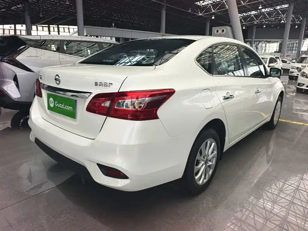 Sylphy Facelift III Classic 1.6 XE CVT Comfort
