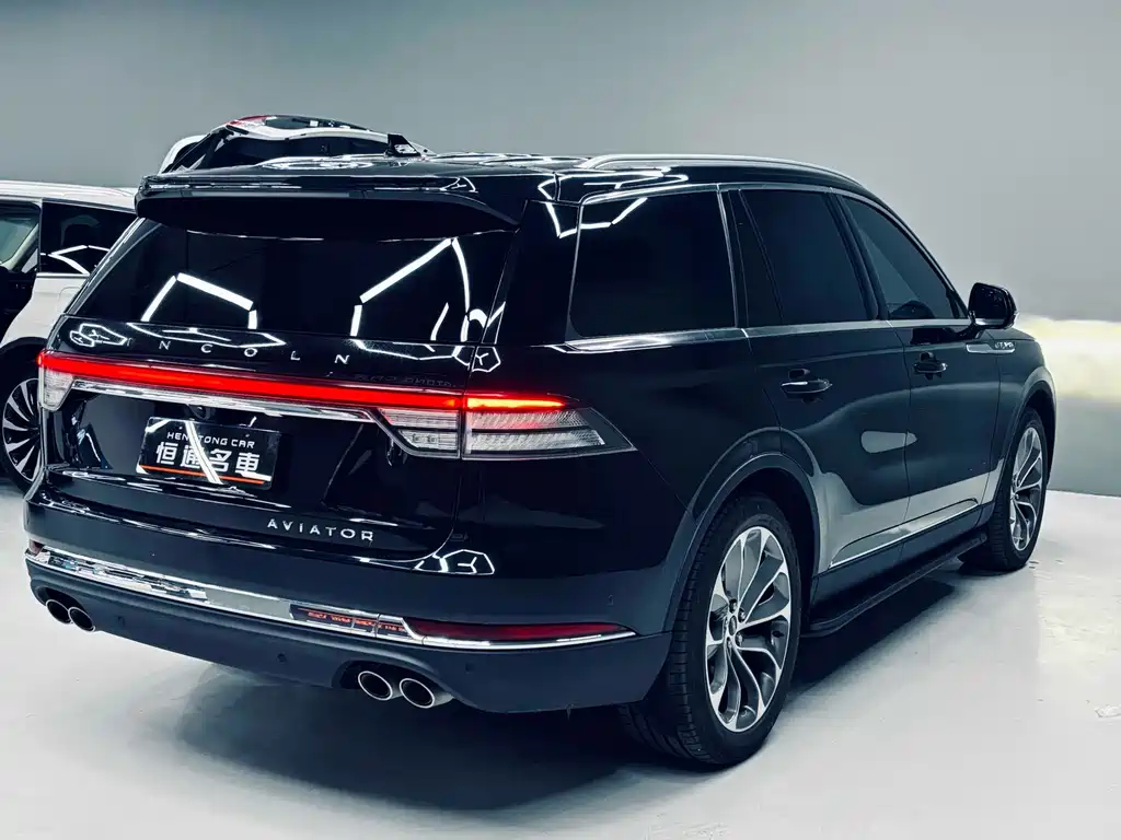 Aviator 3.0 T V6 4 WD Executive