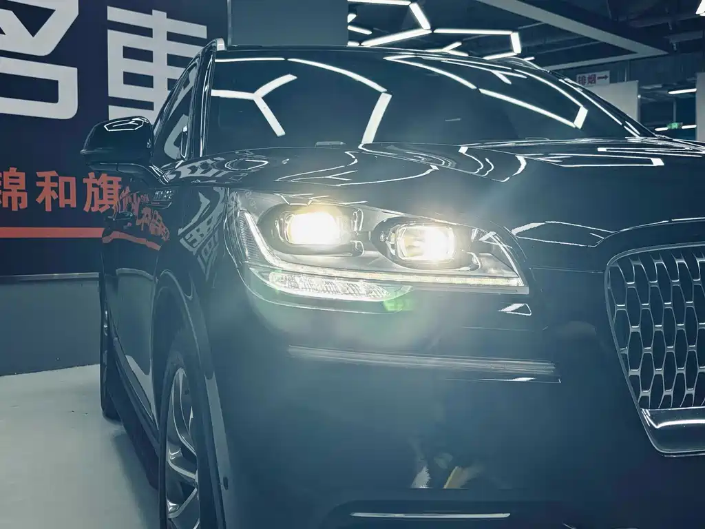 Aviator 3.0 T V6 4 WD Executive