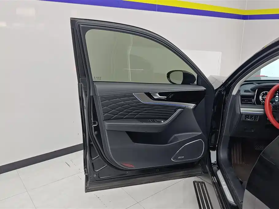 Hongqi HS5 Facelift 2.0 T Connected Flagship Enjoyment