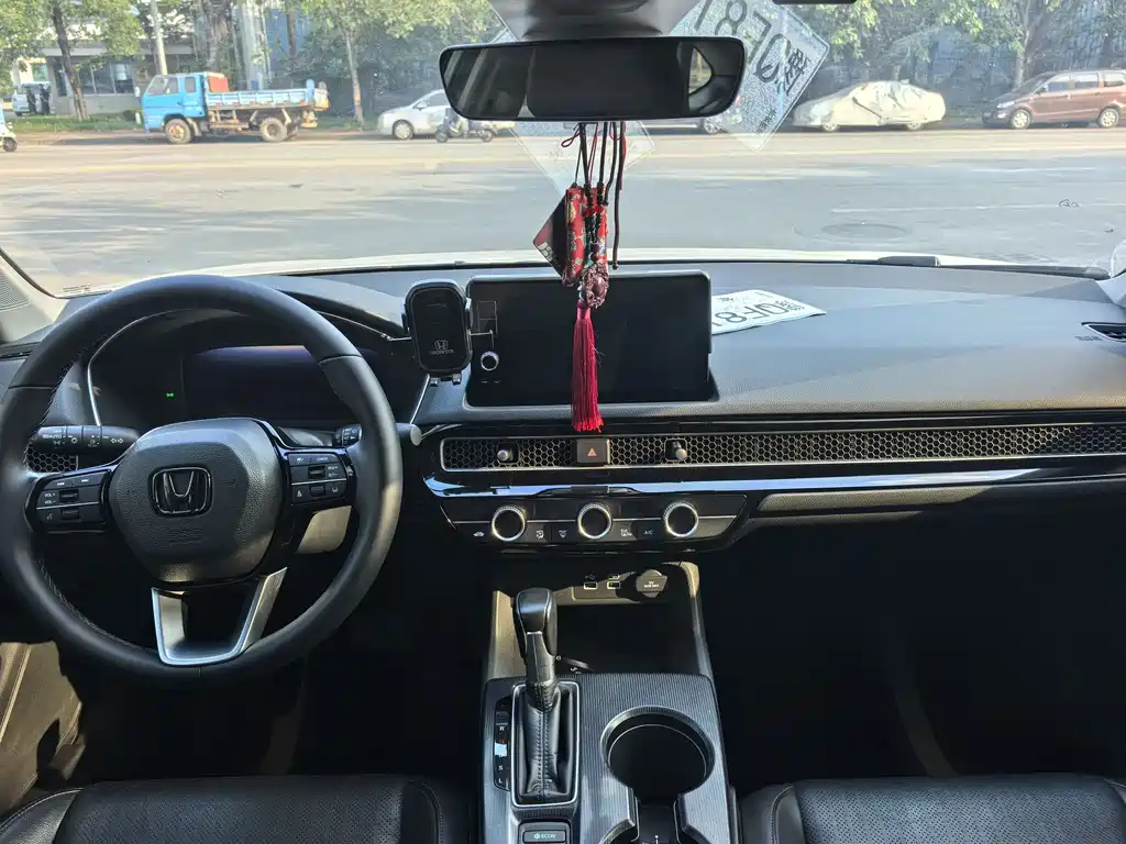 Integra 240 TURBO CVT Premium