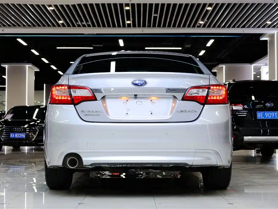 Legacy 2.5 i AWD Glory