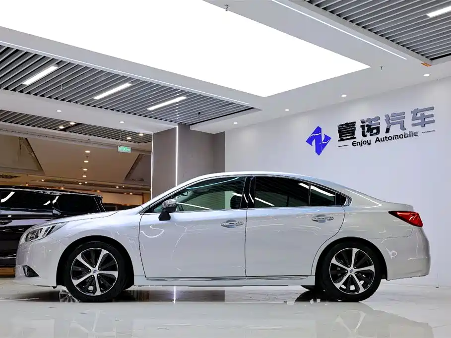 Legacy 2.5 i AWD Glory