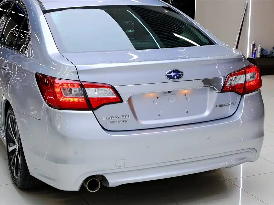 Legacy 2.5 i AWD Glory