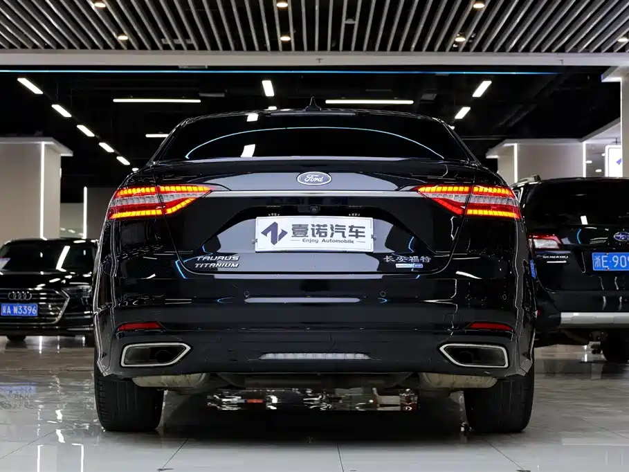 Taurus EcoBoost 245 Premium