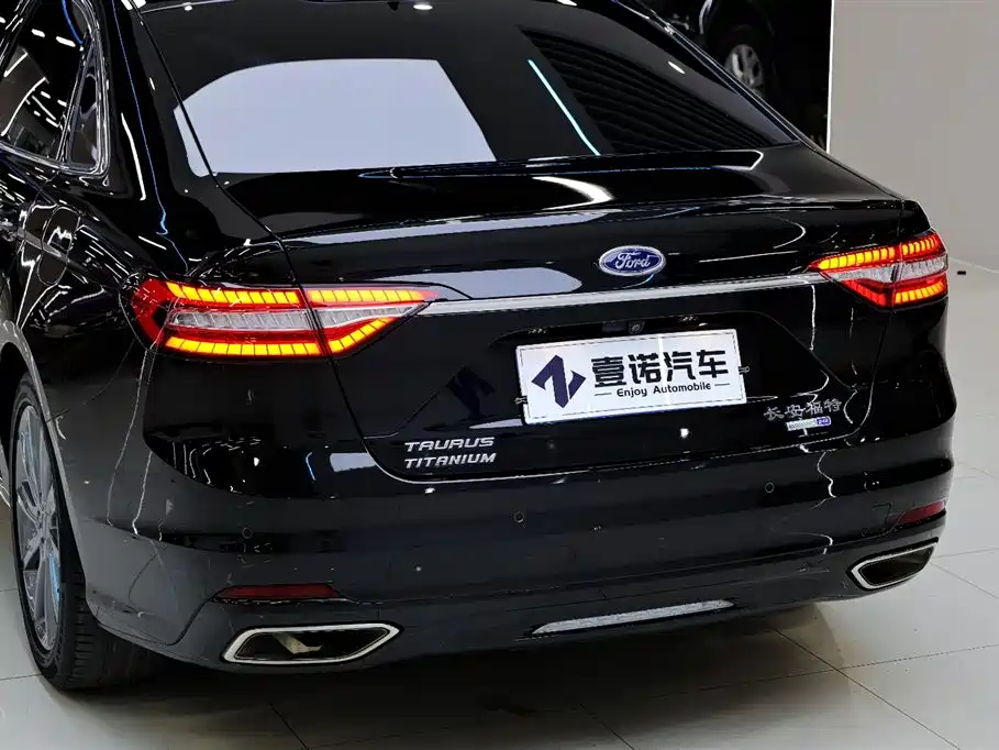 Taurus EcoBoost 245 Premium