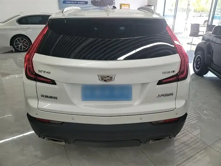 Cadillac XT4 28 T 2 WD Tech