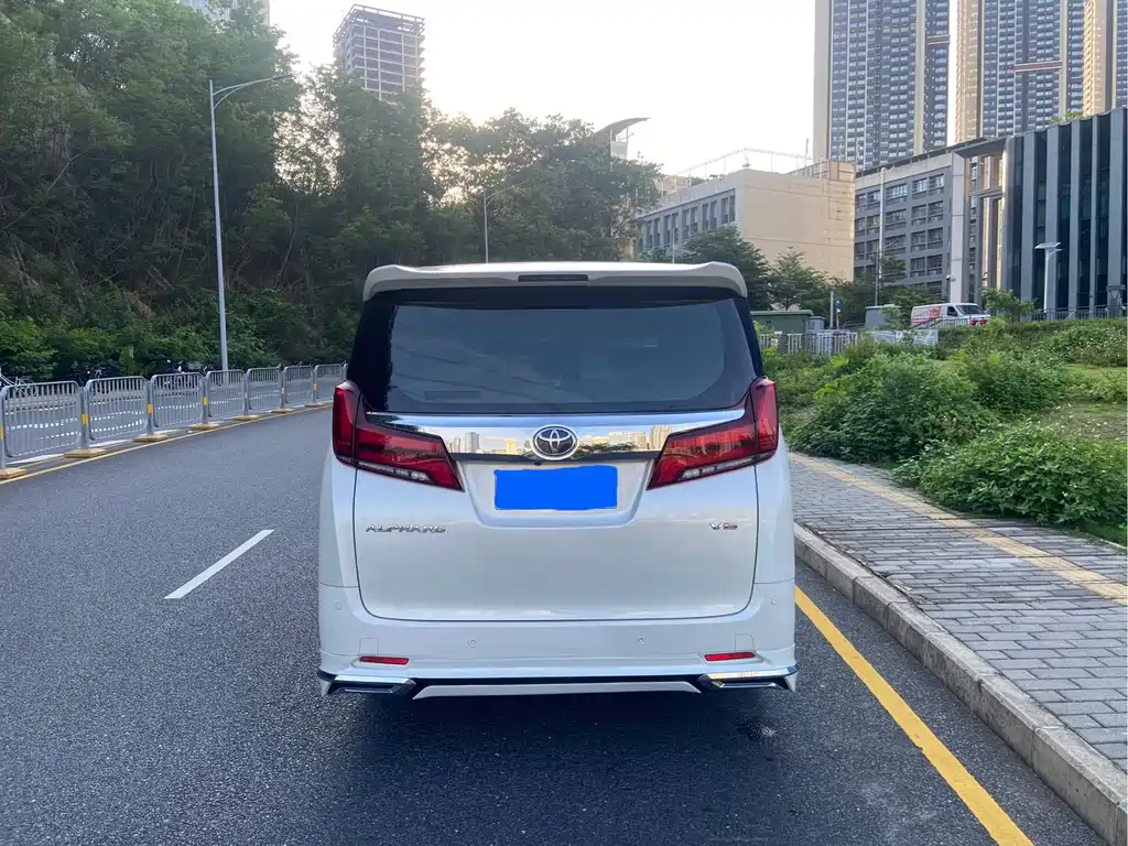 Alphard 3.5 L Luxury